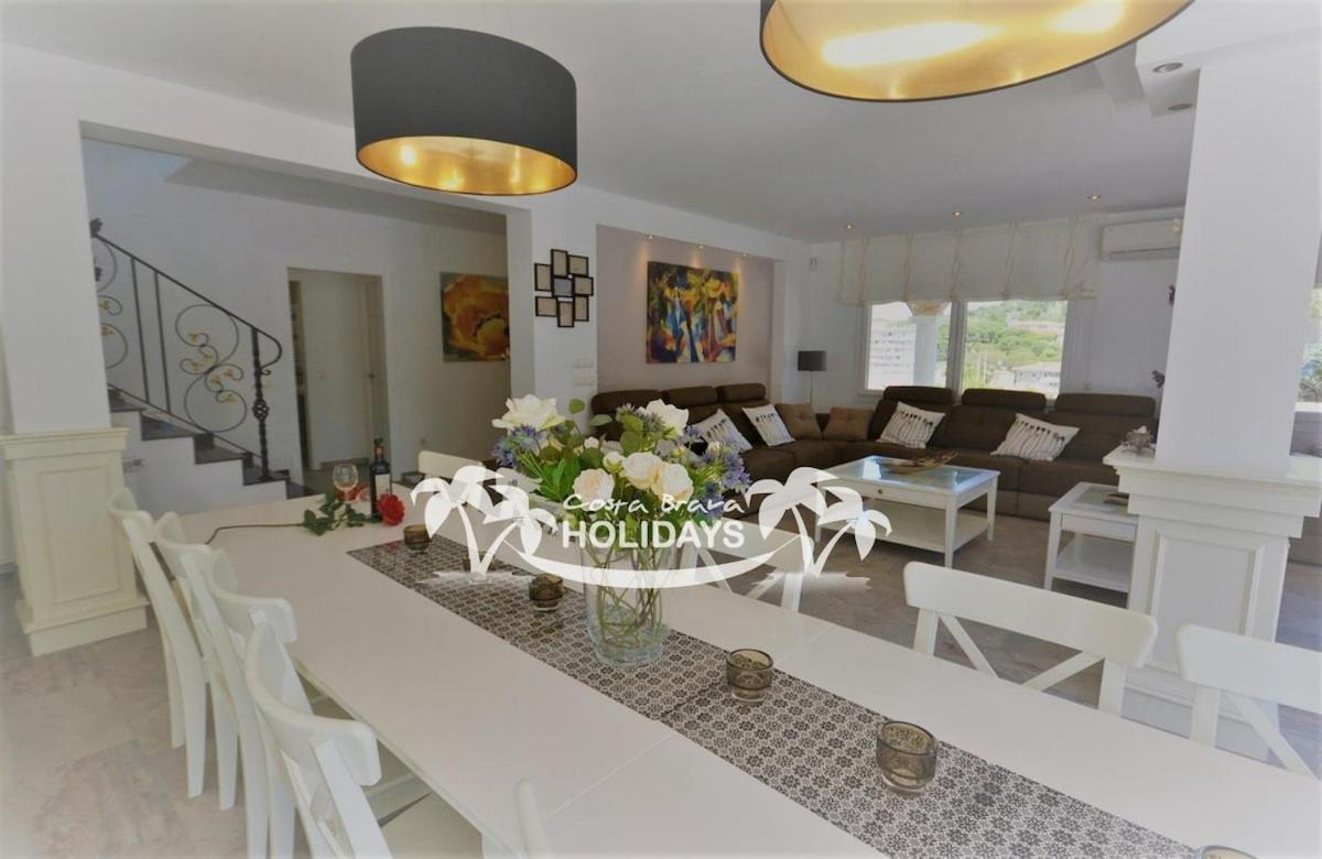 Villa Costa Brava Holidays Yuca, Sea Views, Pool