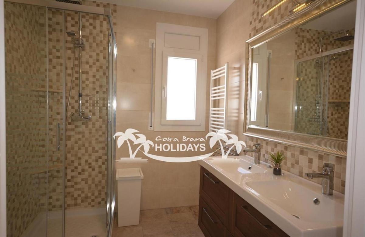 Costa Brava Holidays Yuca, Sea Views, Pool Villa *